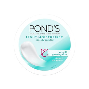 Ponds Light Moisturiser Non-Oily Fresh Feel With Vitamin E + Glycerine 300ml