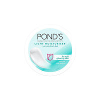 Ponds Light Moisturiser Non-Oily Fresh Feel With Vitamin E + Glycerine 300ml